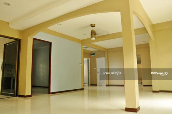ให้เช่า บ้านเดี่ยว2ชั้น  50ตรว.  5นอน 2น้ำอยู่ถนน ประดิษฐ์มนูธรรม (เลียบด่วนรามอินทรา) ให้เช่า20,000/เดือน